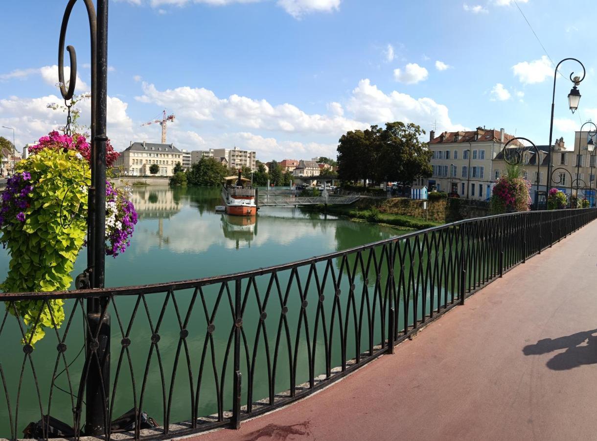 Paris & Disney - Les Bords De Marne 莫城 外观 照片